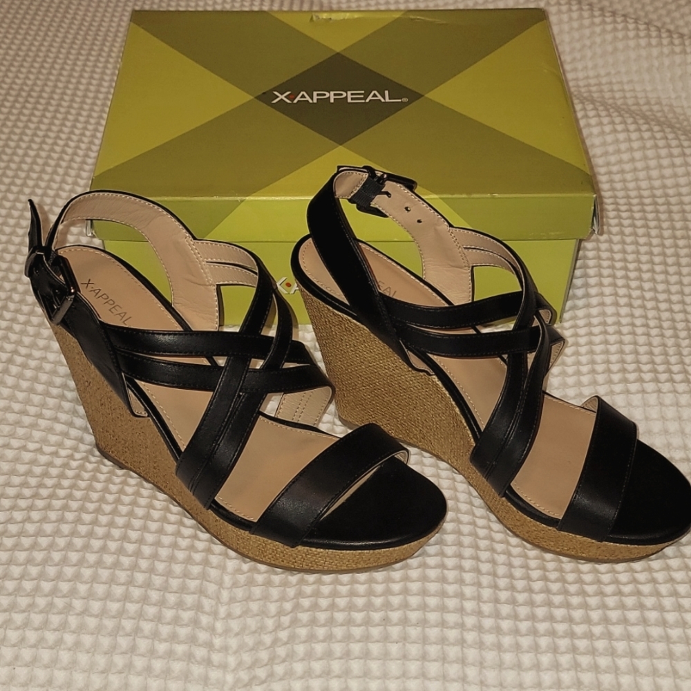 Size 11 M Xappeal Black Wedges
